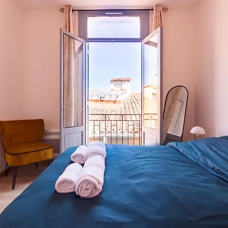 Moderne Et Elegant Michel Torrent *