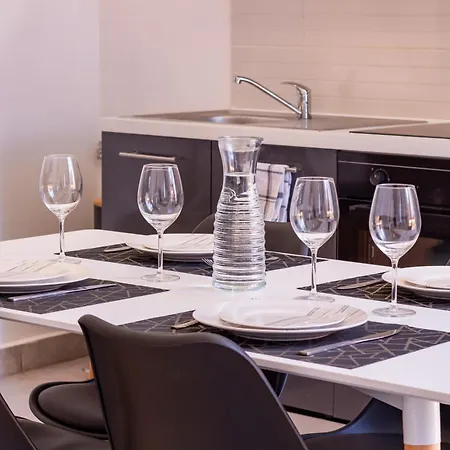 Moderne Et élégant Michel Torrent