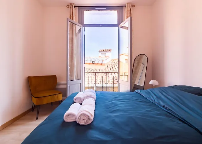 Moderne Et élégant Michel Torrent *